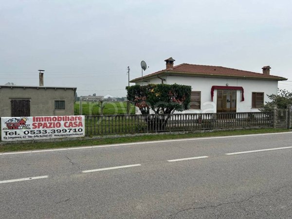 casa indipendente in vendita a Codigoro in zona Pontemaodino