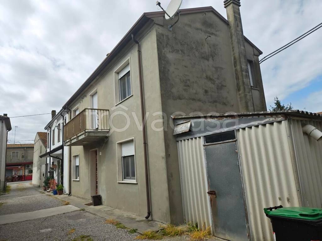 casa indipendente in vendita a Codigoro in zona Mezzogoro