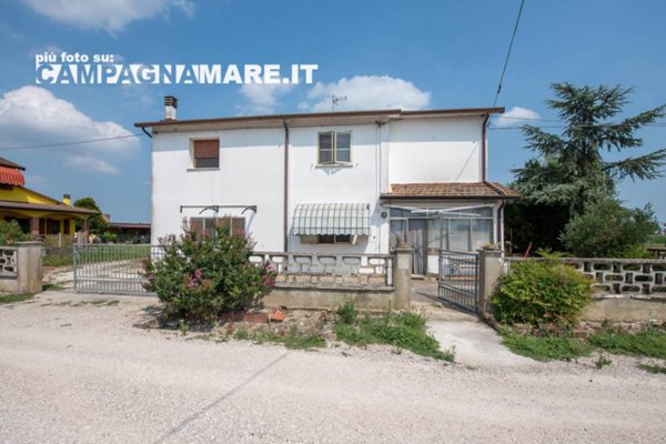 casa indipendente in vendita a Codigoro in zona Mezzogoro