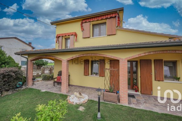 casa indipendente in vendita a Codigoro in zona Mezzogoro