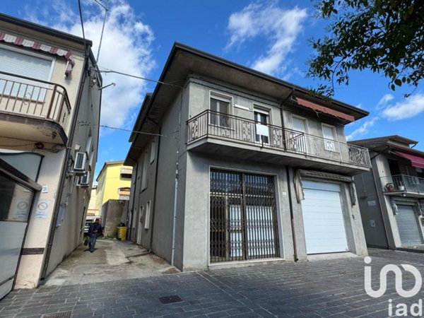 casa indipendente in vendita a Codigoro in zona Mezzogoro