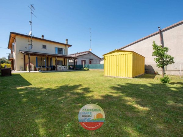 casa indipendente in vendita a Codigoro in zona Pontemaodino