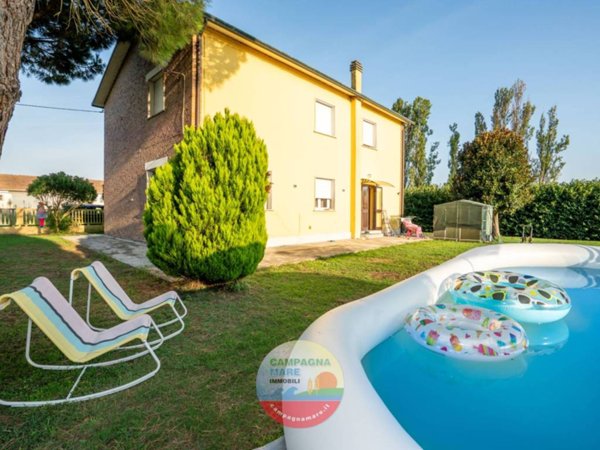 casa indipendente in vendita a Codigoro in zona Mezzogoro