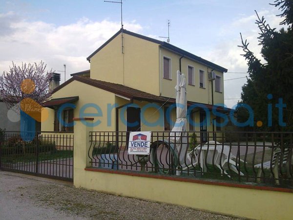appartamento in vendita a Codigoro in zona Pontemaodino
