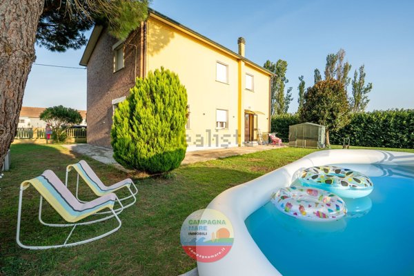 casa indipendente in vendita a Codigoro in zona Mezzogoro