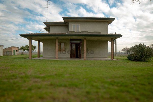 casa indipendente in vendita a Codigoro in zona Pomposa