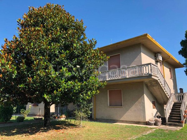 casa indipendente in vendita a Codigoro in zona Caprile