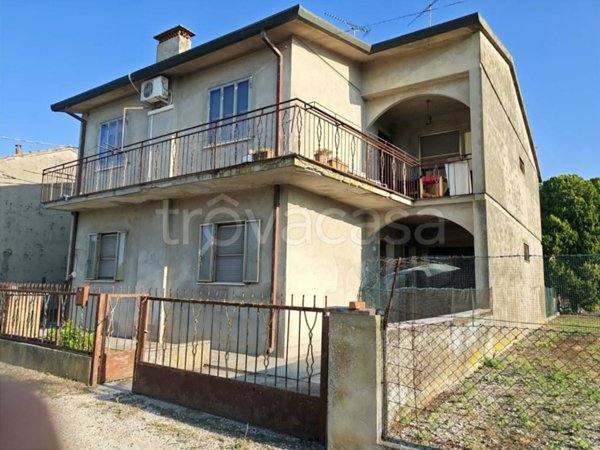 casa indipendente in vendita a Codigoro in zona Mezzogoro