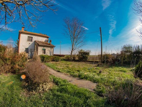 casa indipendente in vendita a Codigoro in zona Mezzogoro