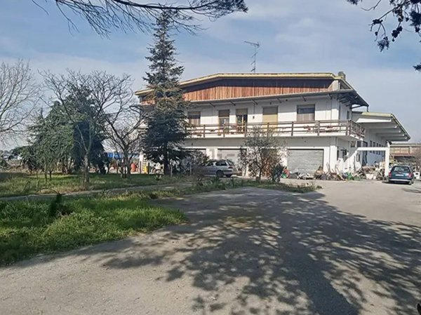 ufficio in vendita a Codigoro in zona Pontemaodino