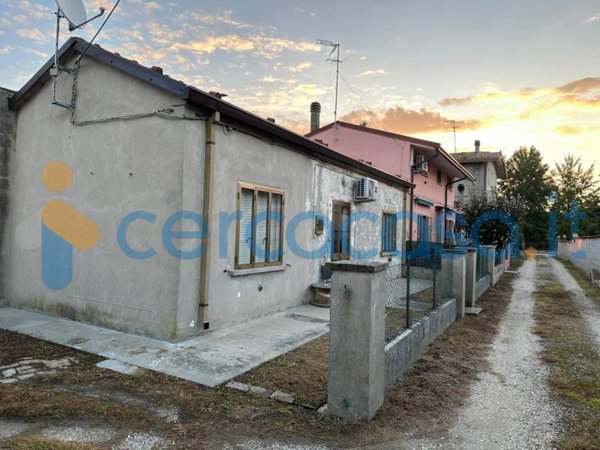 casa indipendente in vendita a Codigoro in zona Mezzogoro
