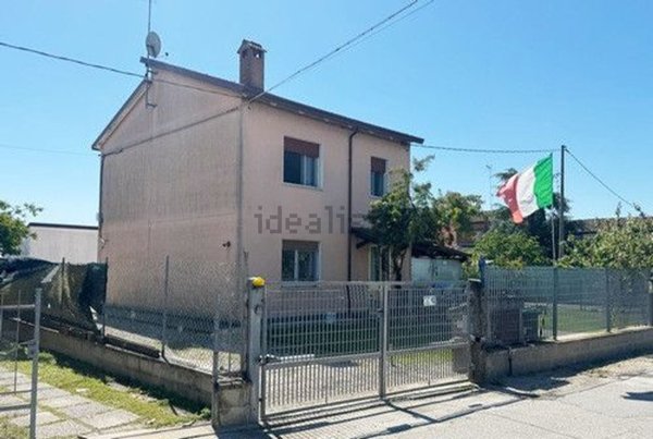 casa indipendente in vendita a Codigoro in zona Pontemaodino
