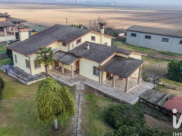 casa indipendente in vendita a Codigoro in zona Mezzogoro