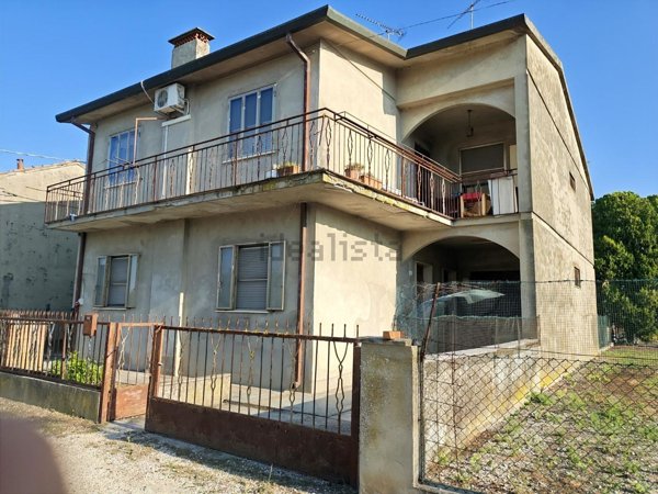 casa indipendente in vendita a Codigoro in zona Mezzogoro