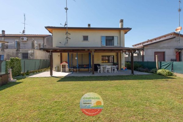casa indipendente in vendita a Codigoro in zona Pontemaodino