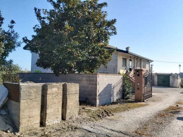 casa indipendente in vendita a Codigoro in zona Volano