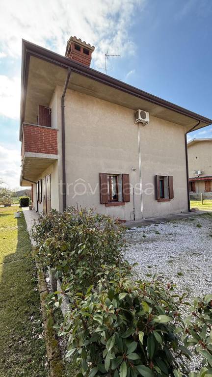 casa indipendente in vendita a Codigoro in zona Pontelangorino