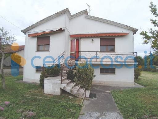 casa indipendente in vendita a Codigoro in zona Pontelangorino