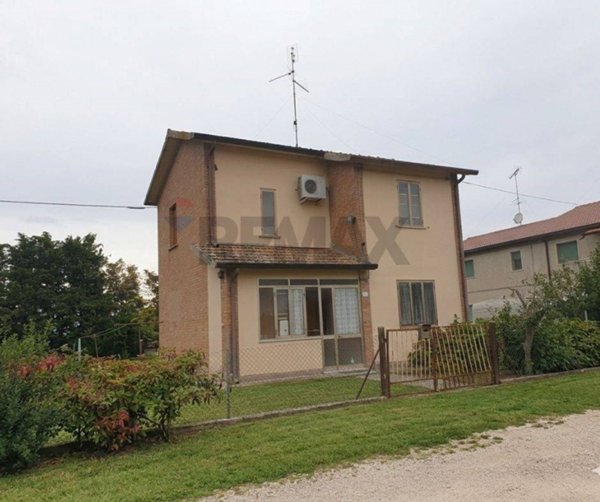 casale in vendita a Codigoro in zona Mezzogoro