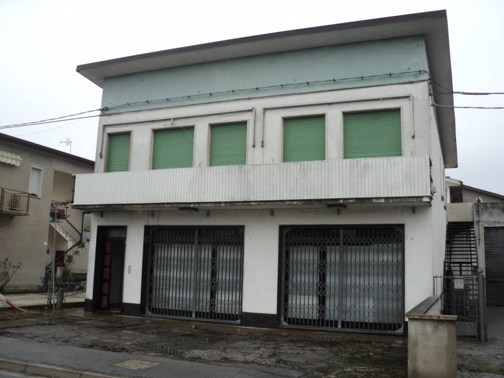 casa indipendente in vendita a Codigoro in zona Mezzogoro