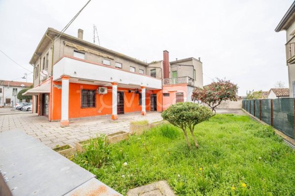 casa indipendente in vendita a Codigoro in zona Mezzogoro