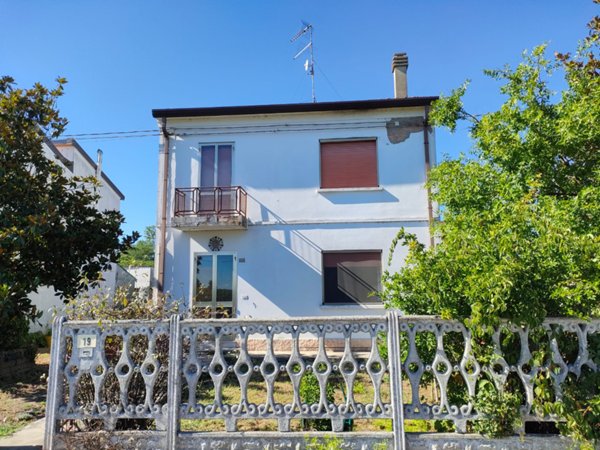 casa indipendente in vendita a Codigoro in zona Pontemaodino