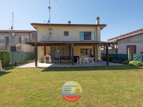 casa indipendente in vendita a Codigoro in zona Pontemaodino
