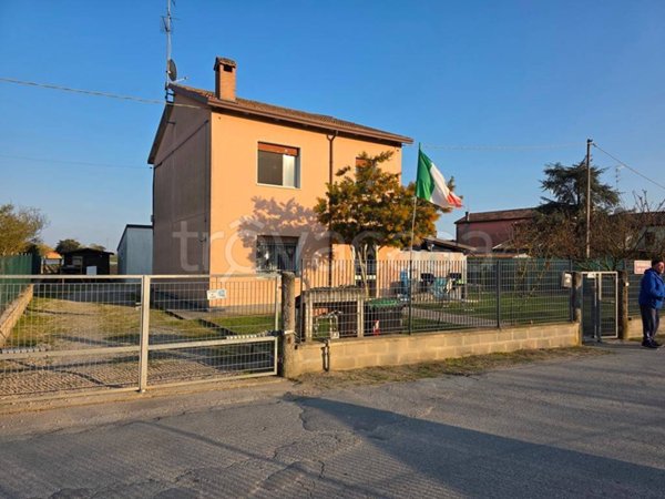 casa indipendente in vendita a Codigoro in zona Pontemaodino
