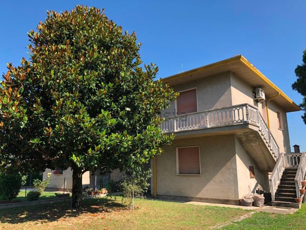 casa indipendente in vendita a Codigoro in zona Caprile