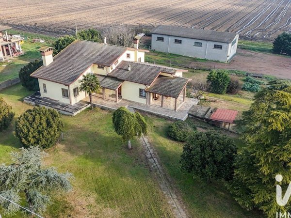 casa indipendente in vendita a Codigoro in zona Mezzogoro