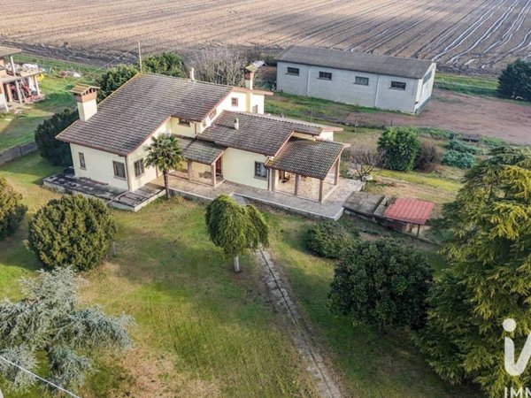 casa indipendente in vendita a Codigoro in zona Mezzogoro