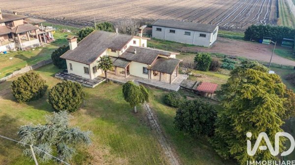 casa indipendente in vendita a Codigoro in zona Mezzogoro