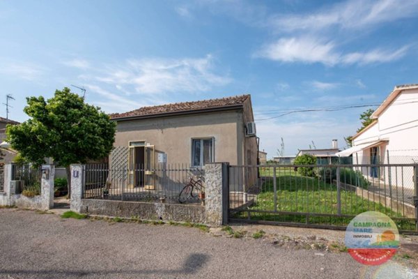 casa indipendente in vendita a Codigoro in zona Mezzogoro