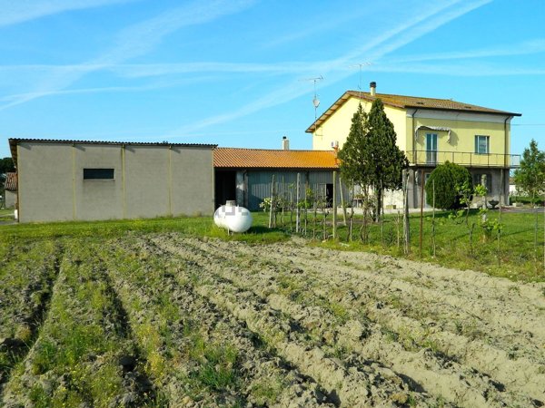 casa indipendente in vendita a Codigoro in zona Pomposa
