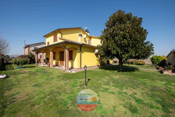 casa indipendente in vendita a Codigoro in zona Mezzogoro