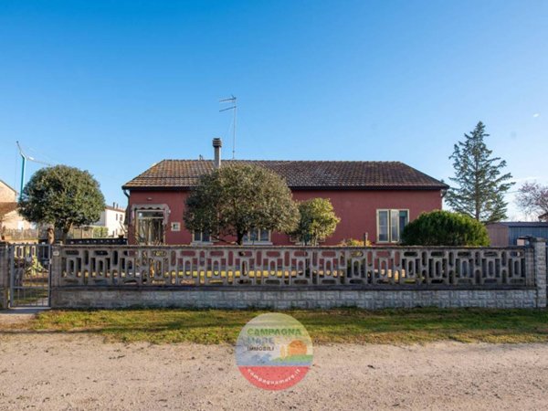 casa indipendente in vendita a Codigoro in zona Pomposa