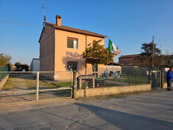 casa indipendente in vendita a Codigoro in zona Pontemaodino