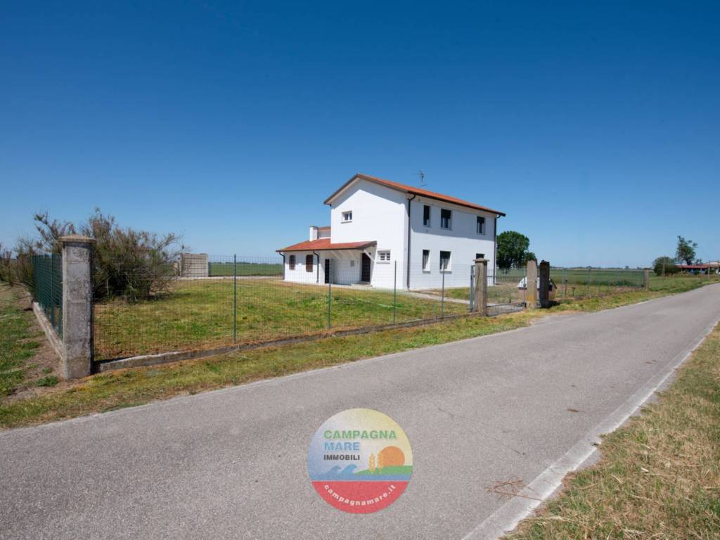 casa indipendente in vendita a Codigoro in zona Pontelangorino