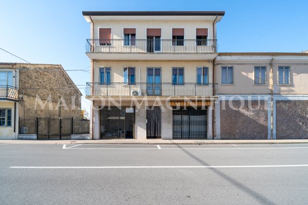 casa indipendente in vendita a Codigoro in zona Mezzogoro