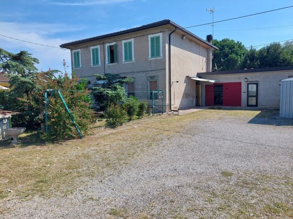 casa indipendente in vendita a Codigoro in zona Pontemaodino