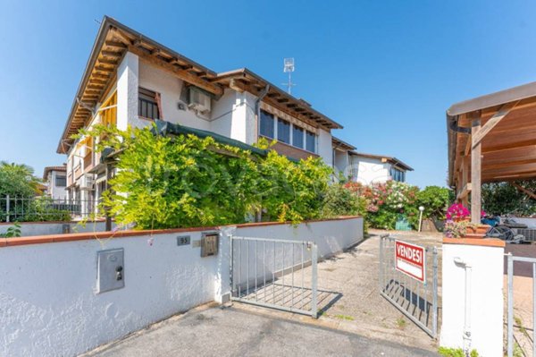 casa indipendente in vendita a Comacchio in zona Lido degli Estensi