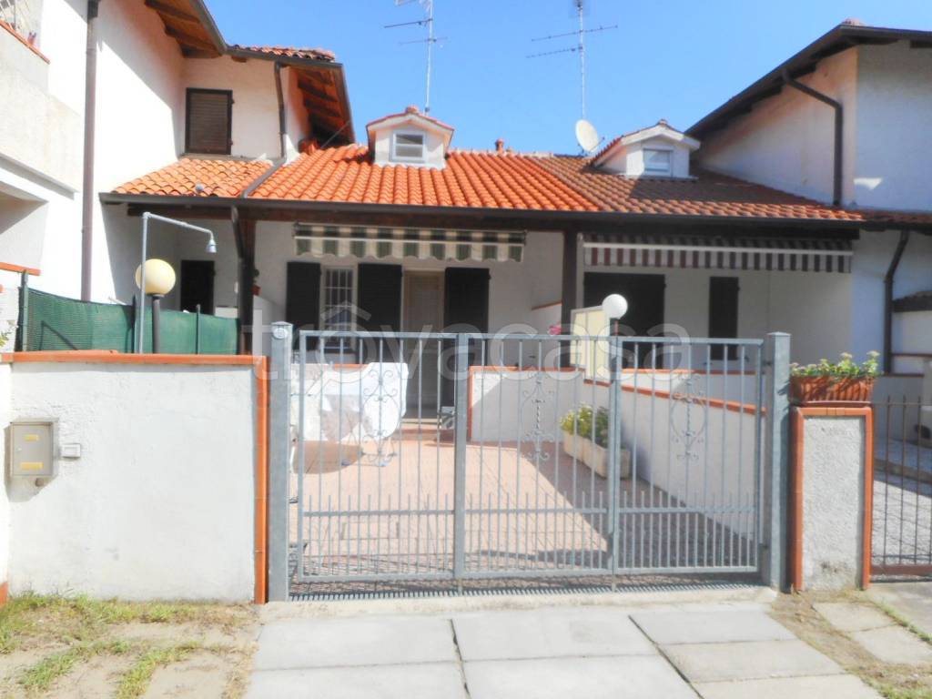 casa indipendente in vendita a Comacchio in zona Lido delle Nazioni
