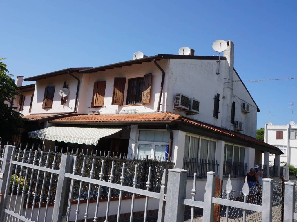 casa indipendente in vendita a Comacchio in zona Lido delle Nazioni
