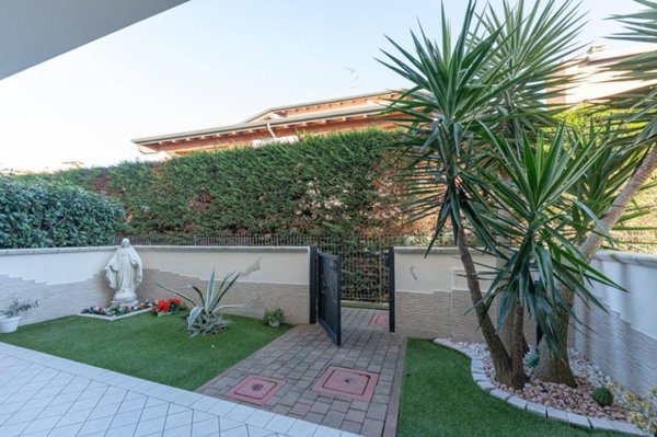 casa indipendente in vendita a Comacchio in zona Lido degli Estensi