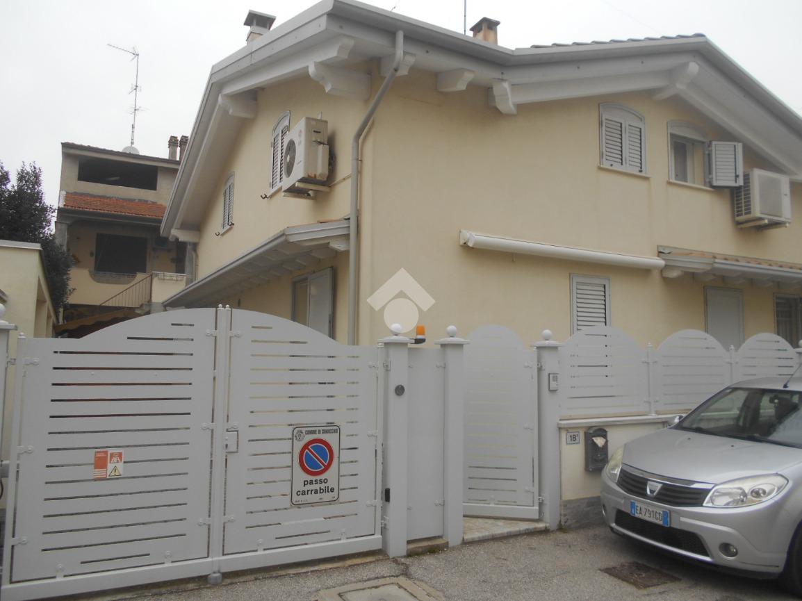 casa indipendente in vendita a Comacchio in zona Porto Garibaldi