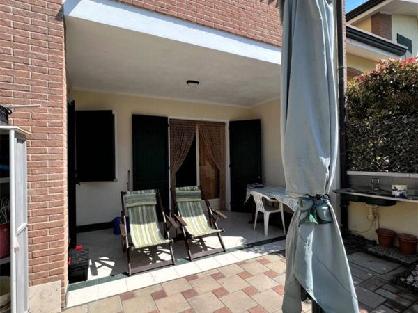 casa indipendente in vendita a Comacchio in zona Lido degli Scacchi