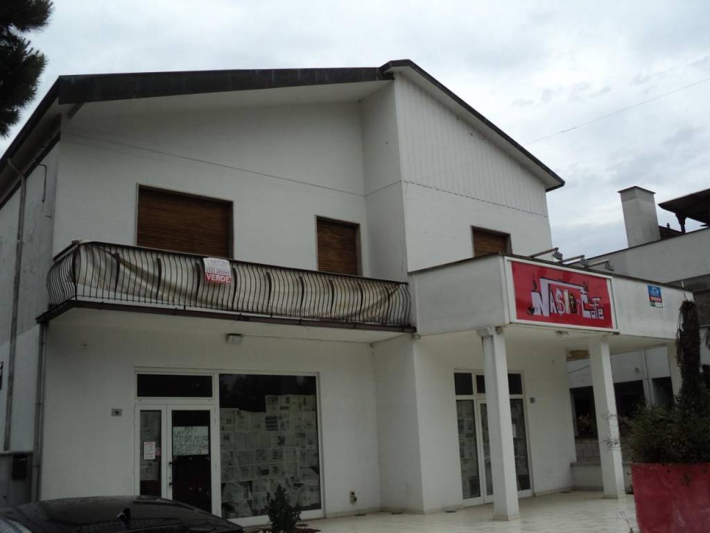 negozio in vendita a Comacchio in zona San Giuseppe