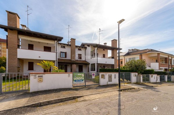 casa indipendente in vendita a Comacchio in zona Lido degli Scacchi