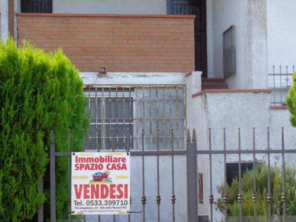 casa indipendente in vendita a Comacchio in zona Lido delle Nazioni