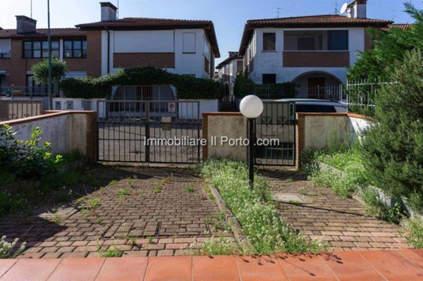 casa indipendente in vendita a Comacchio in zona Lido degli Estensi